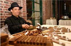Professional Cigar Roller